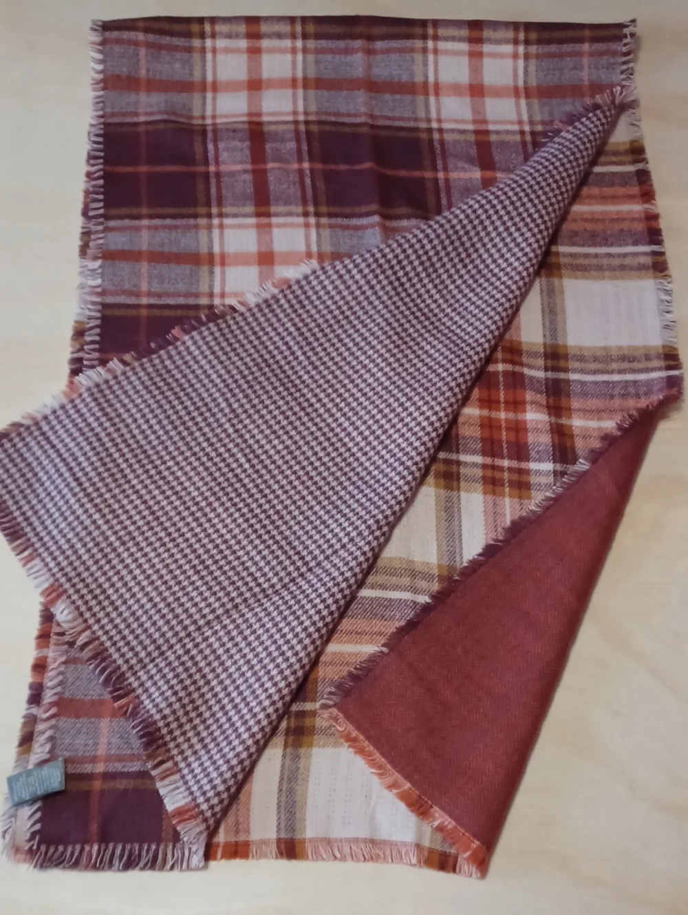 Vince Camuto Reversible Plaid Houdstooth Scarf 80×26 Wrap Blanket Unisex